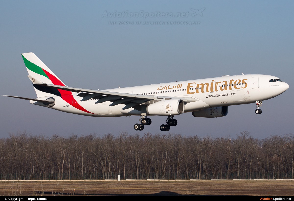 Emirates Airlines  -  A330-200  (A6-EAK) By Terjék Tamás (operator)