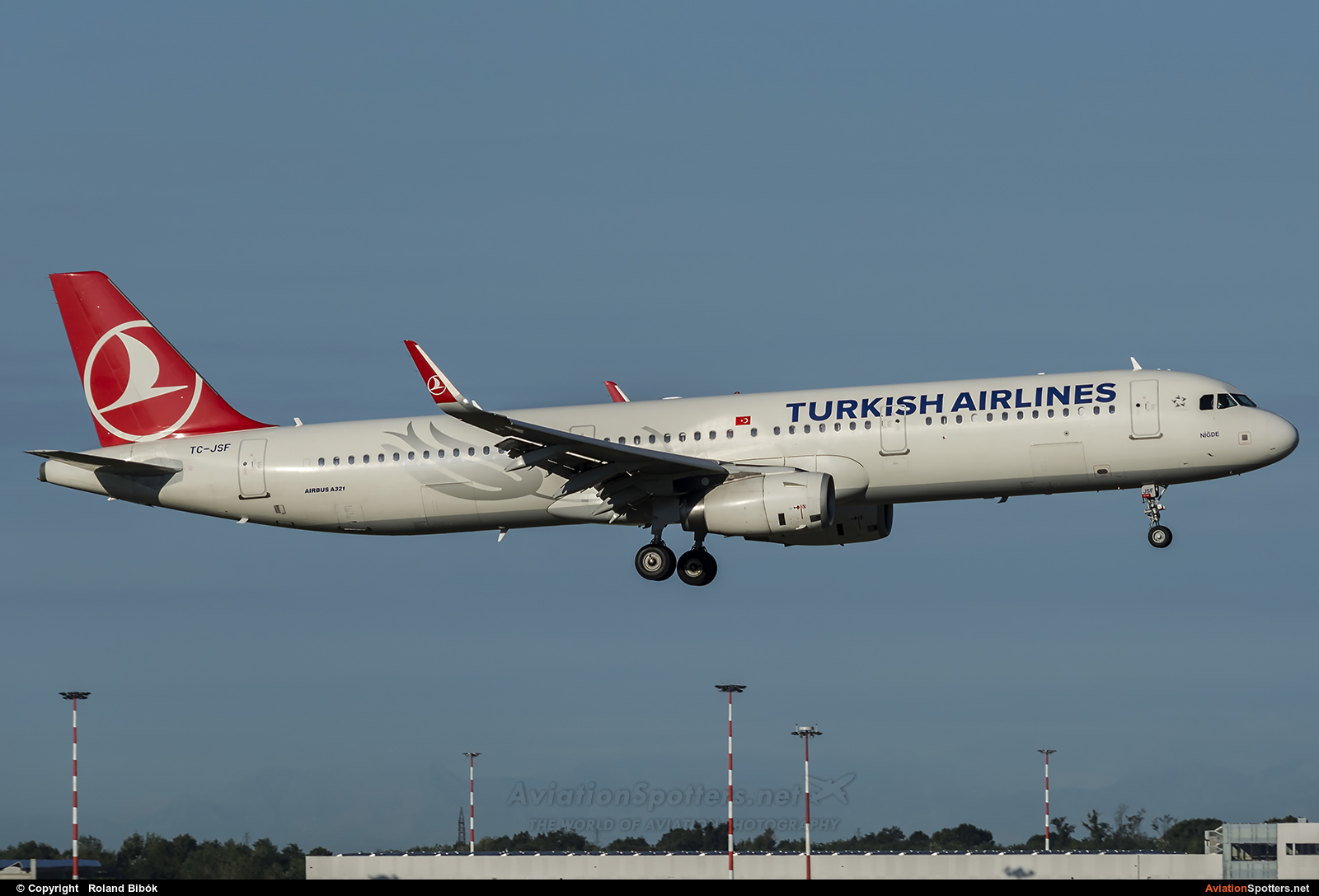 Turkish Airlines  -  A321  (TC-JSF) By Roland Bibók (Roland Bibok)