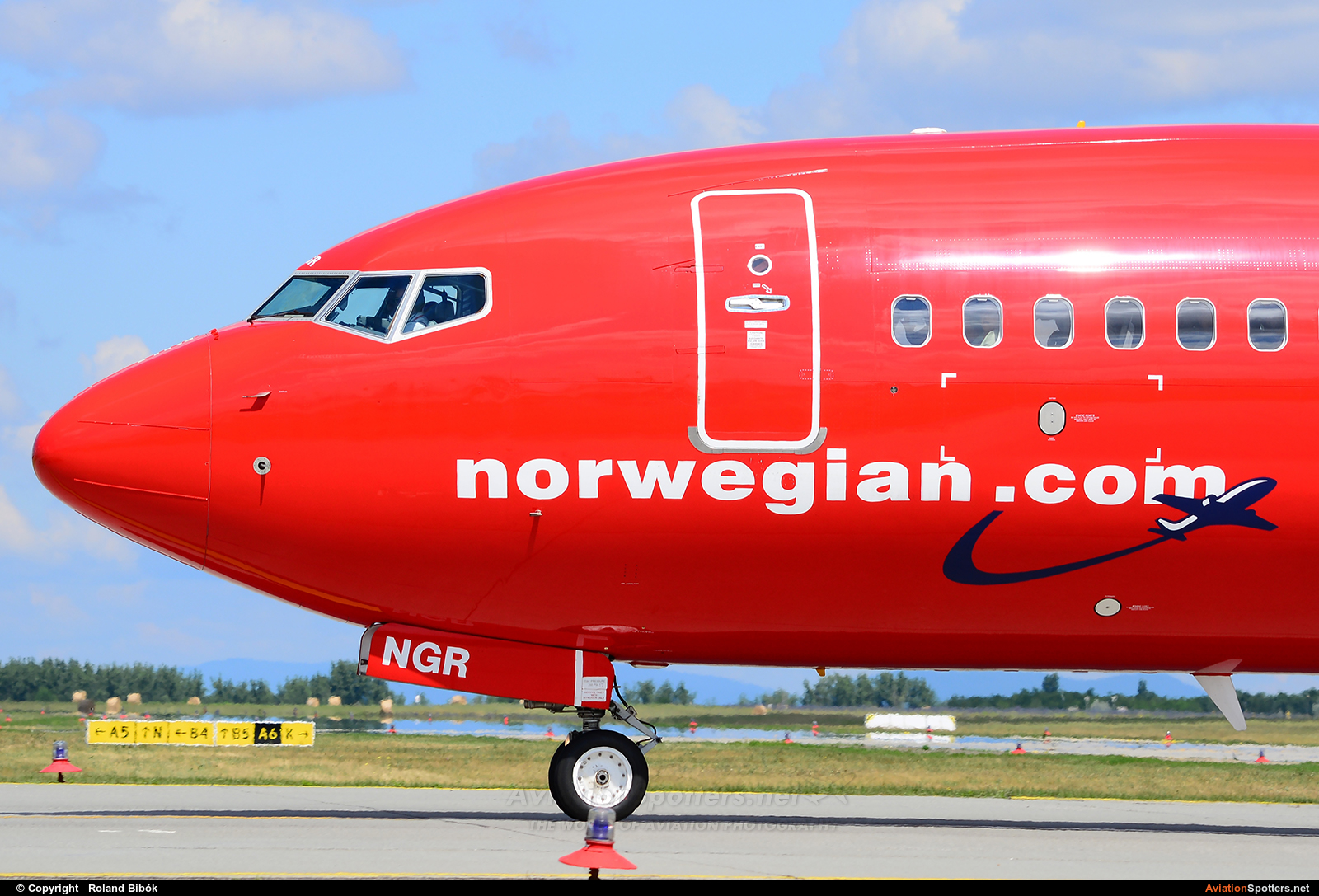 Norwegian Air Shuttle  -  737-800  (LN-NGR) By Roland Bibók (Roland Bibok)