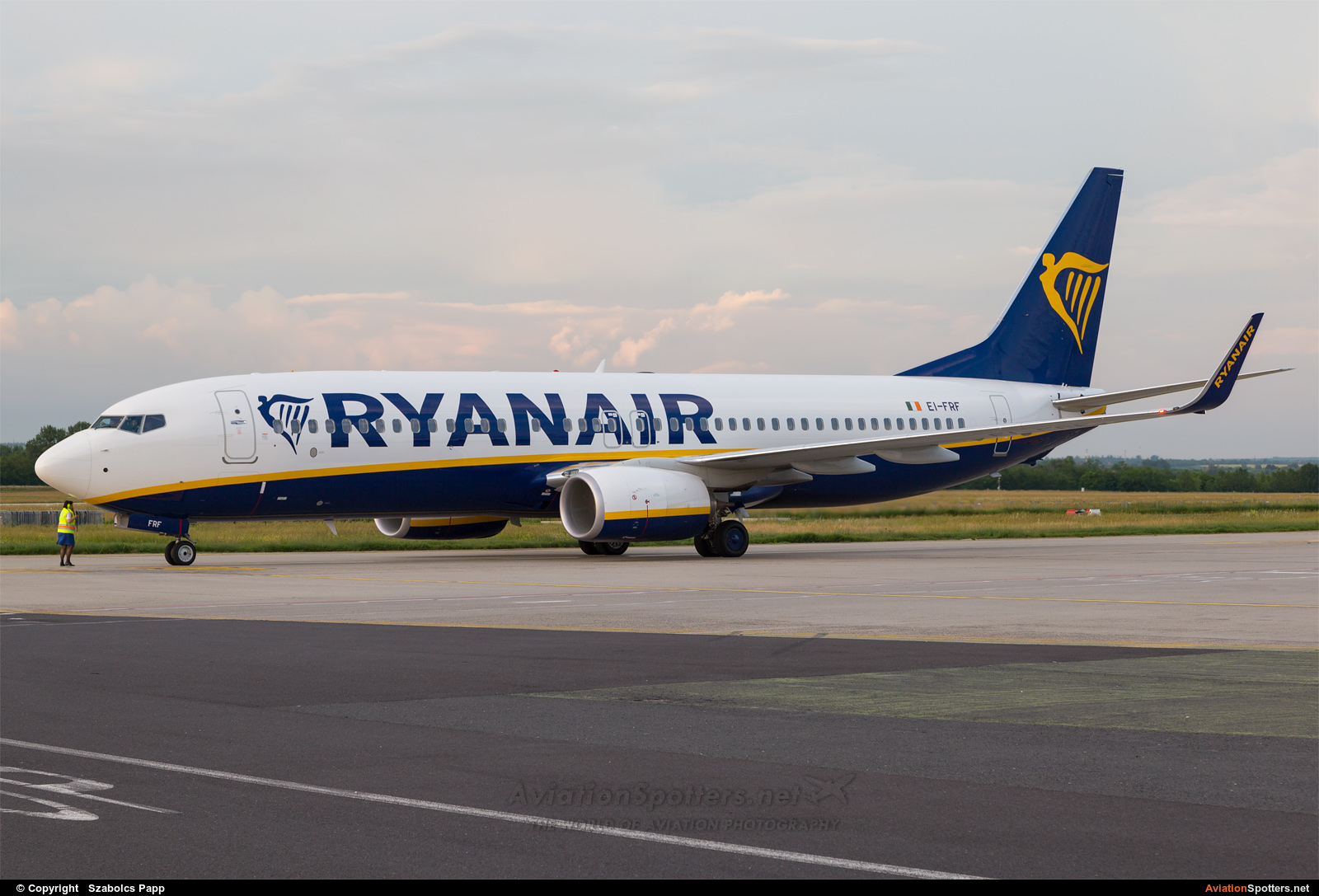Ryanair  -  737-8AS  (EI-FRF) By Szabolcs Papp (mr.szabi)
