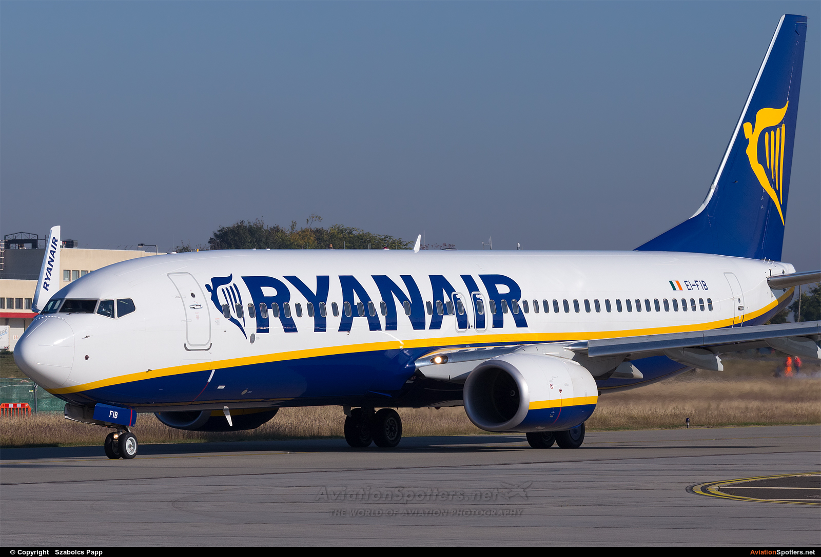 Ryanair  -  737-8AS  (EI-FIB) By Szabolcs Papp (mr.szabi)