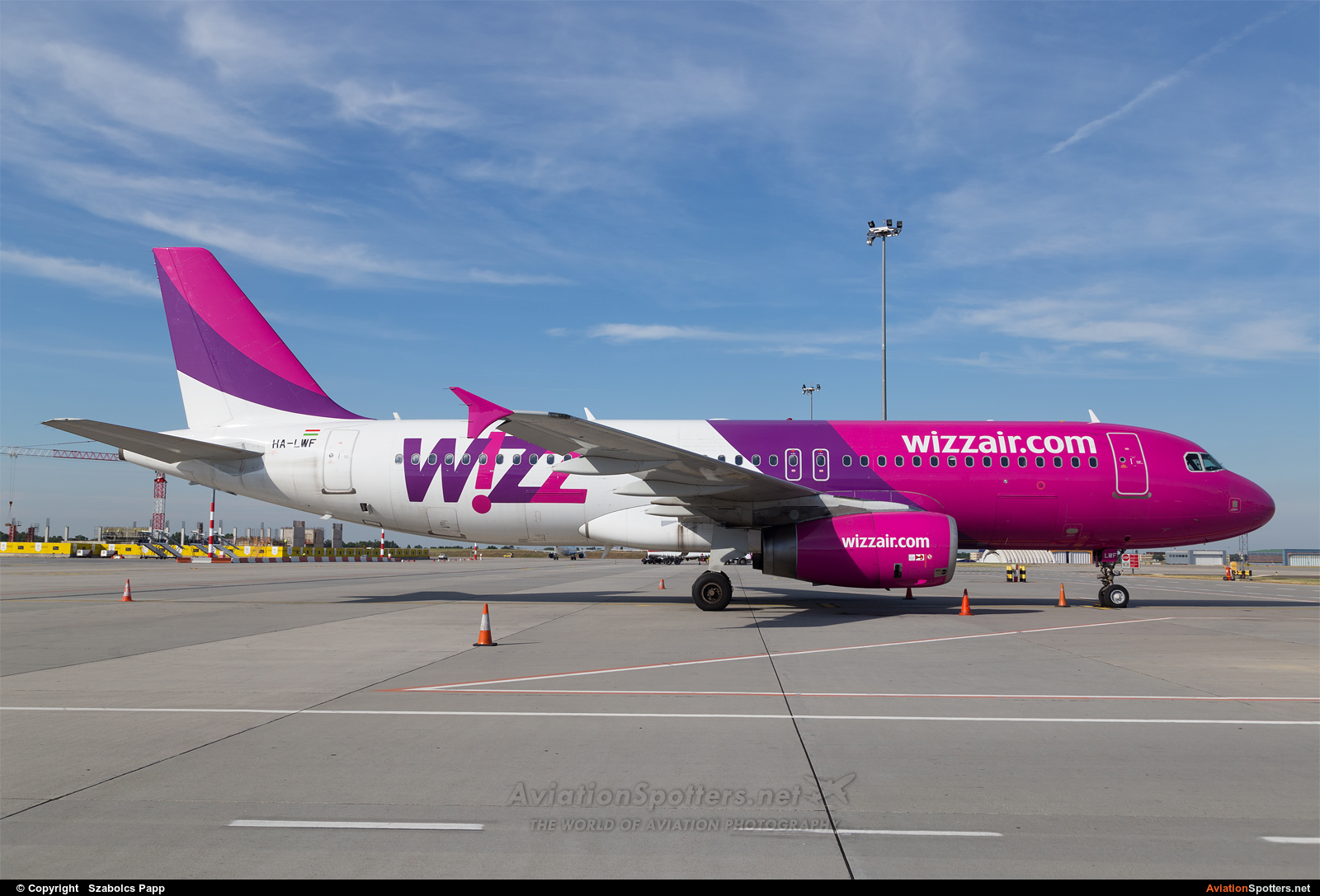 Wizz Air  -  A320  (HA-LWF) By Szabolcs Papp (mr.szabi)