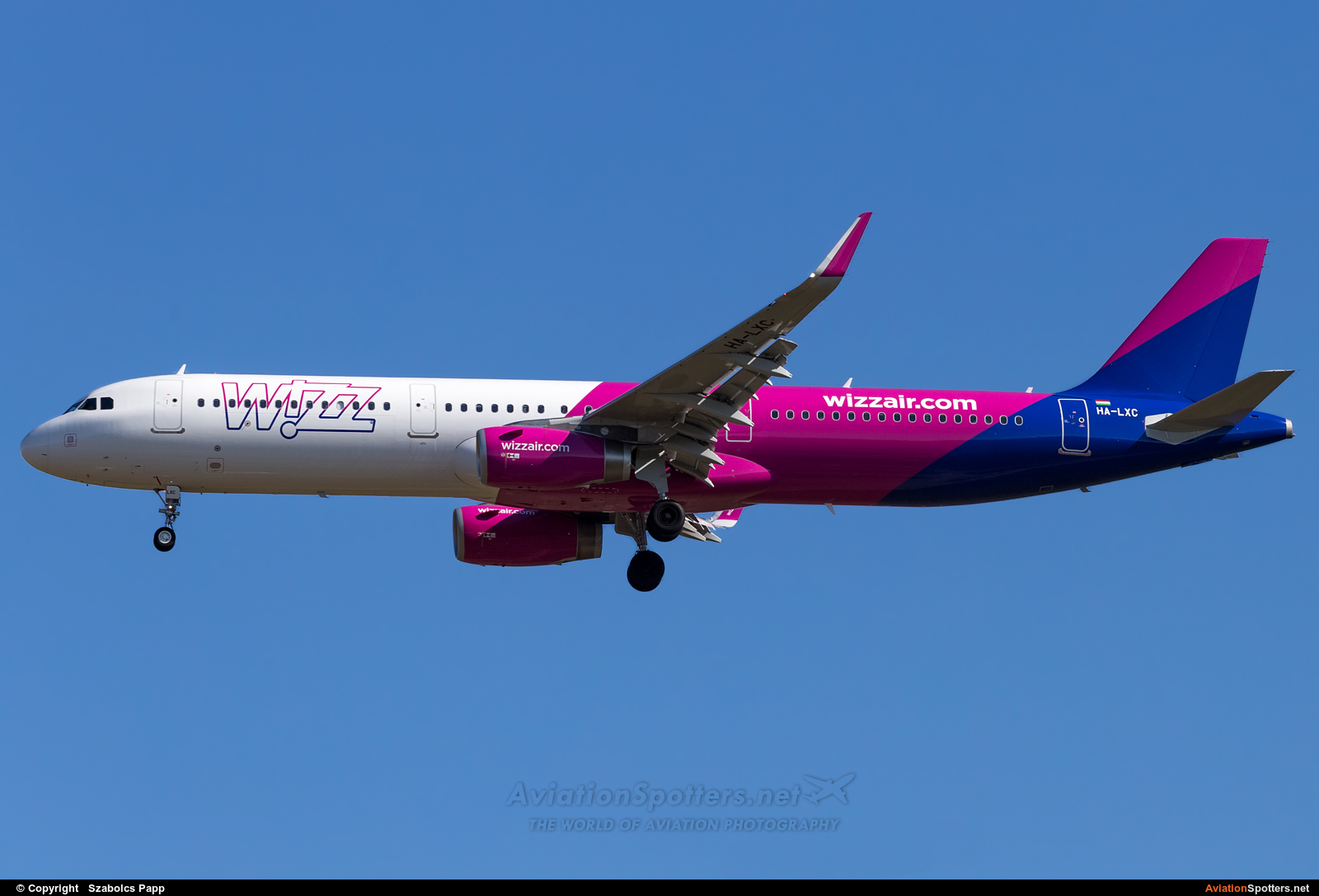 Wizz Air  -  A321-231  (HA-LXC) By Szabolcs Papp (mr.szabi)