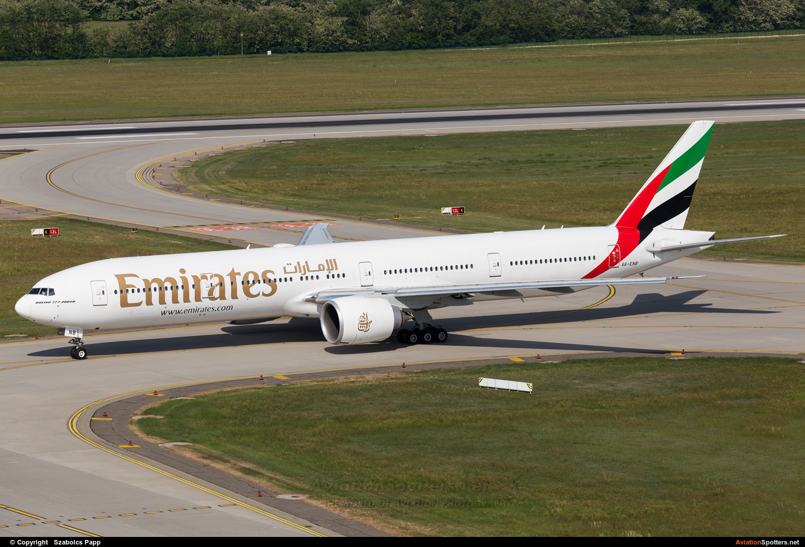Emirates Airlines  -  777-300ER  (A6-ENB) By Szabolcs Papp (mr.szabi)
