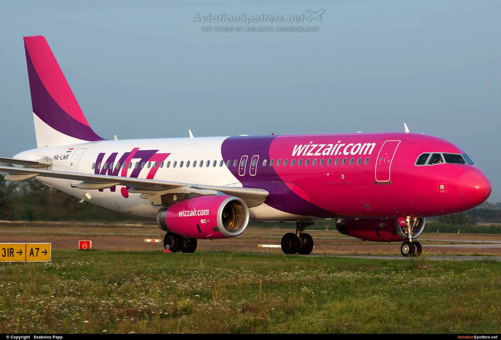 Wizz Air  -  A320-232  (HA-LWR) By Szabolcs Papp (mr.szabi)