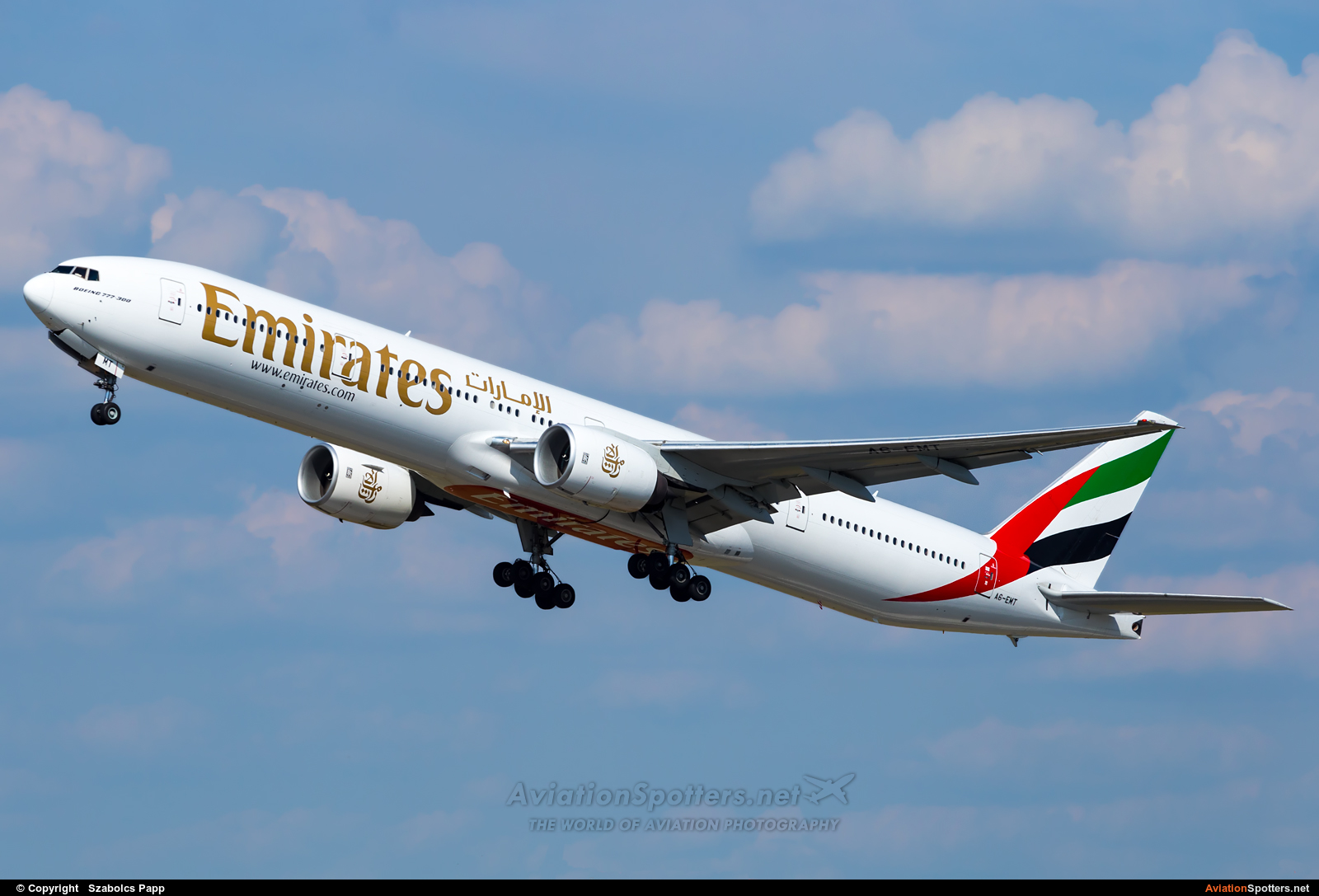 Emirates Airlines  -  777-300  (A6-EMT) By Szabolcs Papp (mr.szabi)