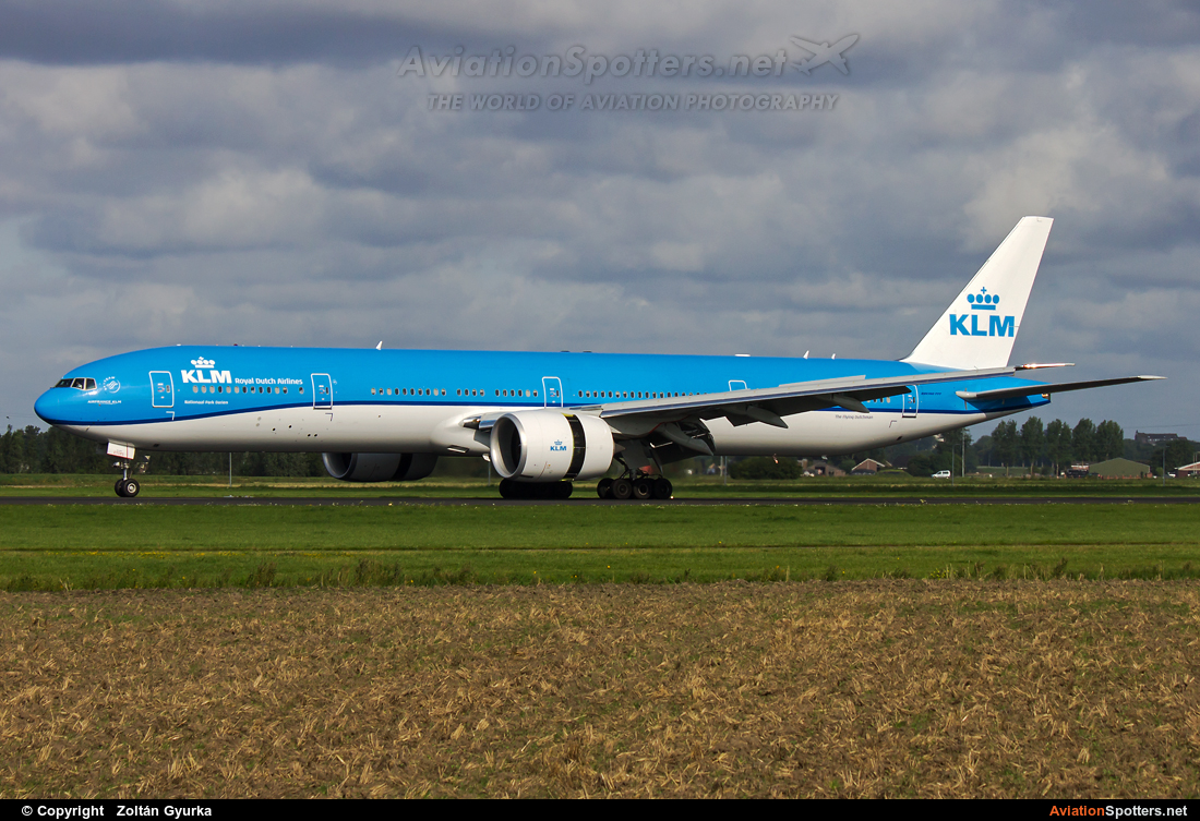 KLM  -  777-300ER  (PH-BVS) By Zoltán Gyurka (Zoltan97)