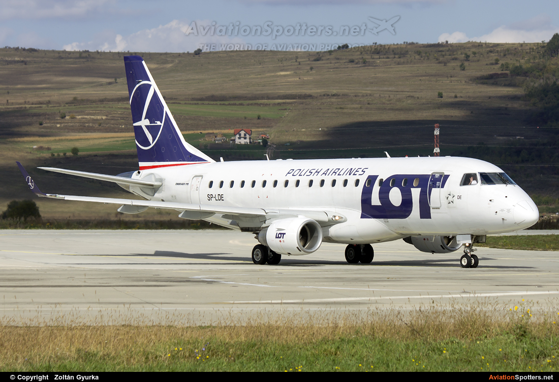 LOT - Polish Airlines  -  170  (SP-LDE) By Zoltán Gyurka (Zoltan97)