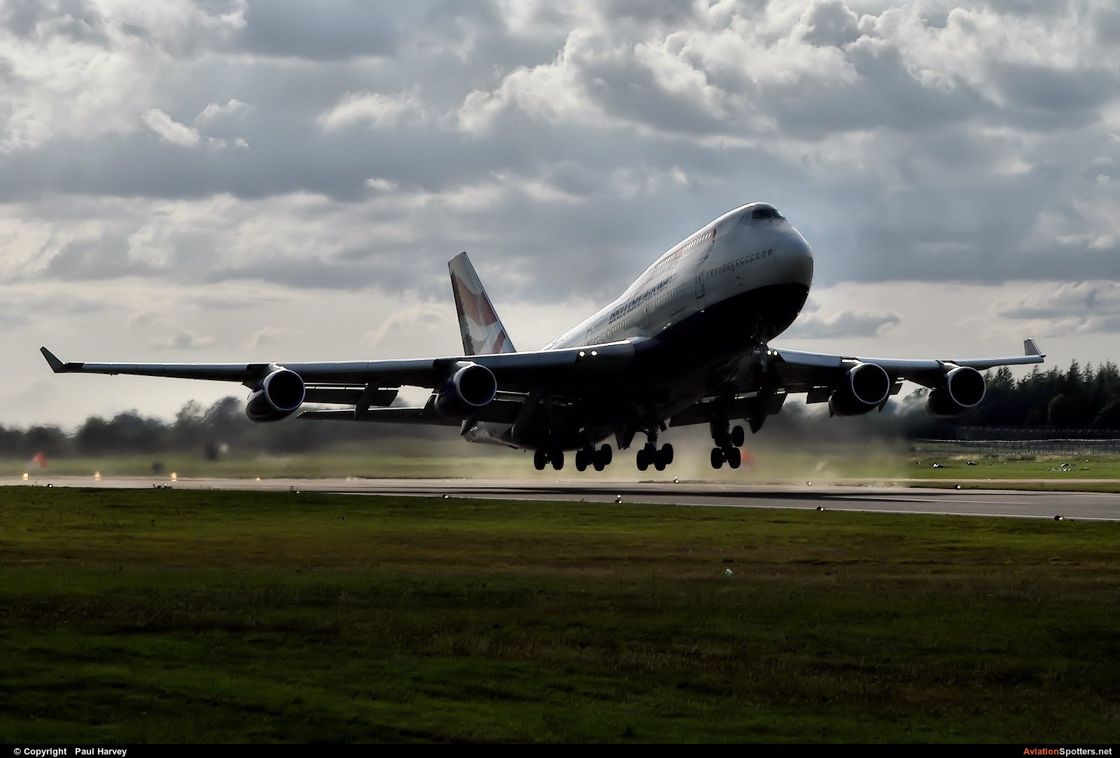 British Airways  -  747-400  (G-BNLL) By Paul Harvey (Paultojo)