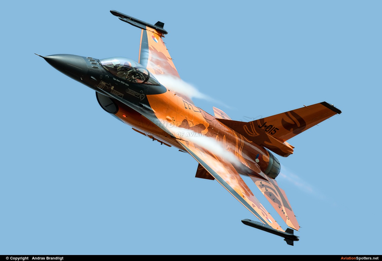 Netherlands - Air Force  -  F-16AM Fighting Falcon  (J-015) By Andras Brandligt (Andras)