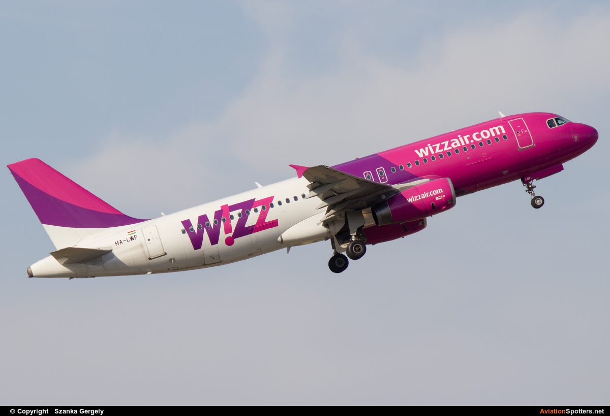 Wizz Air  -  A320  (HA-LWF) By Szanka Gergely (TaxisGeri)