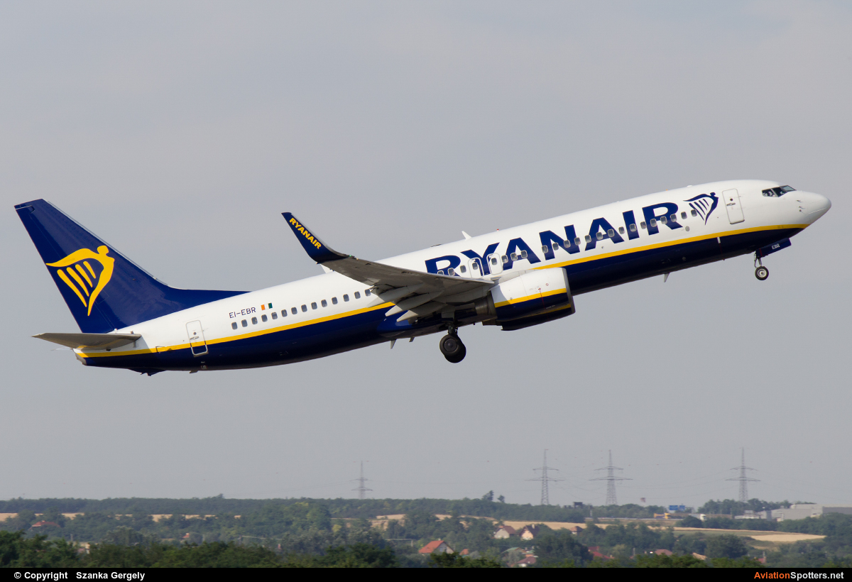 Ryanair  -  737-8AS  (EI-EBR) By Szanka Gergely (TaxisGeri)