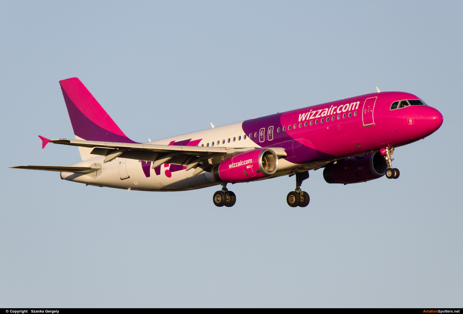 Wizz Air  -  A320  (HA-LPT) By Szanka Gergely (TaxisGeri)