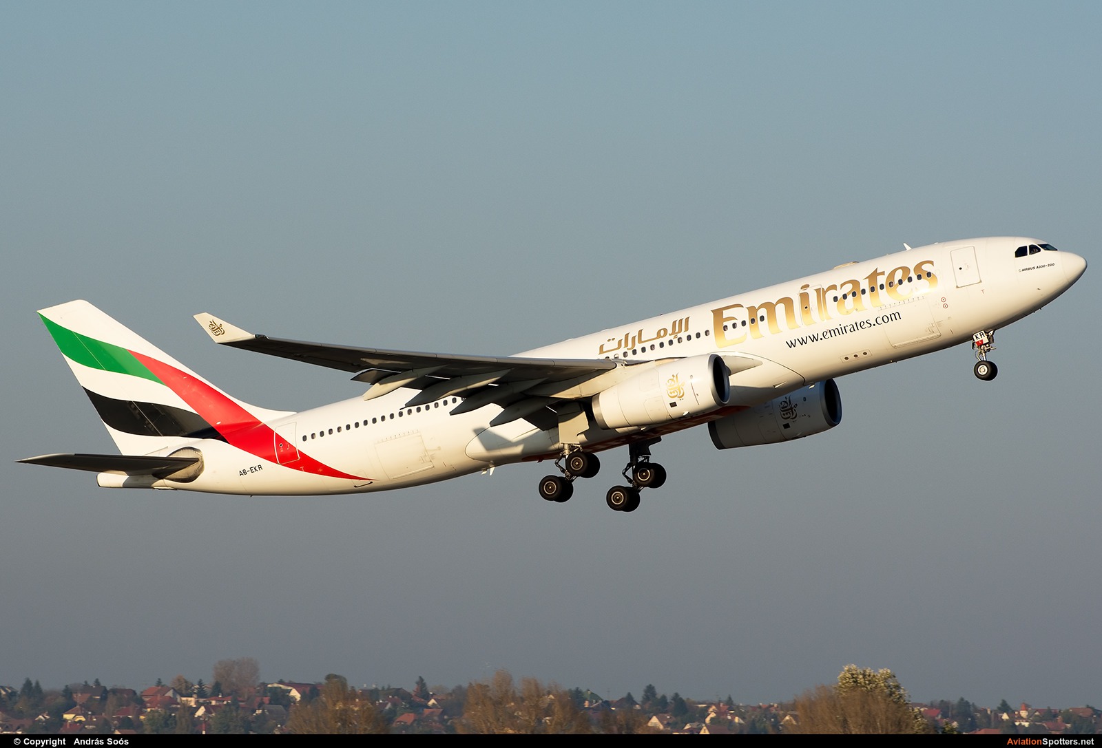 Emirates Airlines  -  A330-200  (A6-EKR) By András Soós (sas1965)