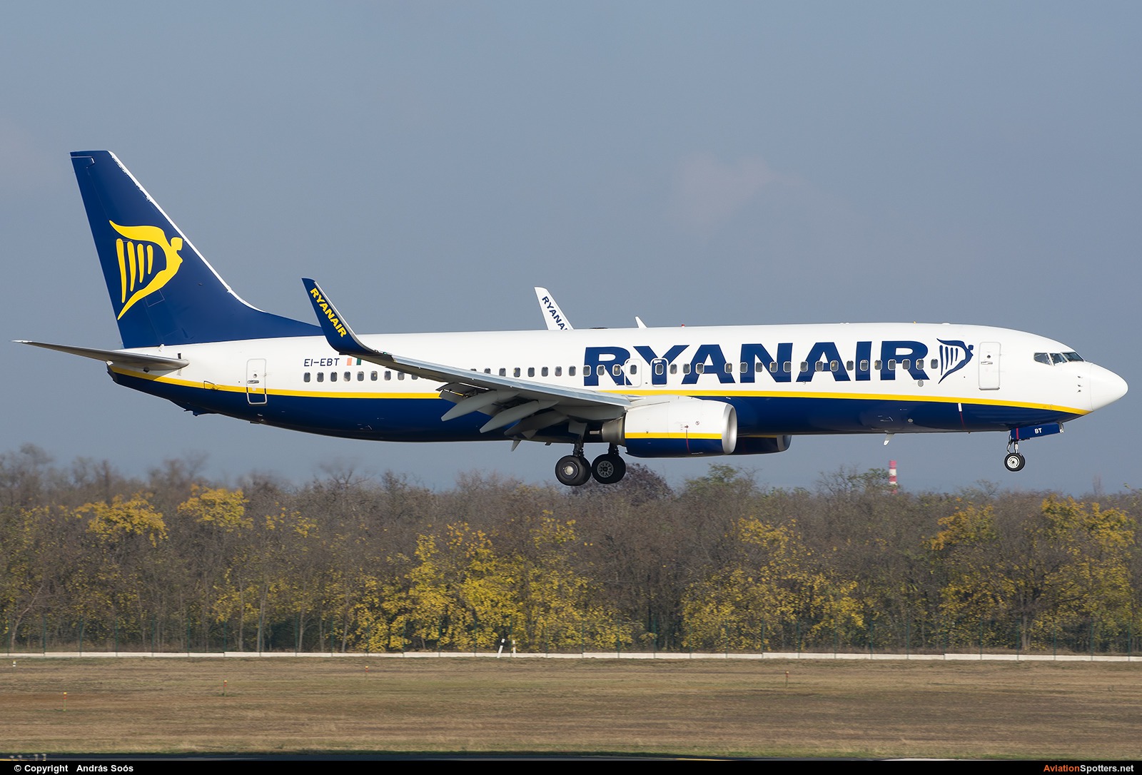 Ryanair  -  737-800  (EI-EBT) By András Soós (sas1965)
