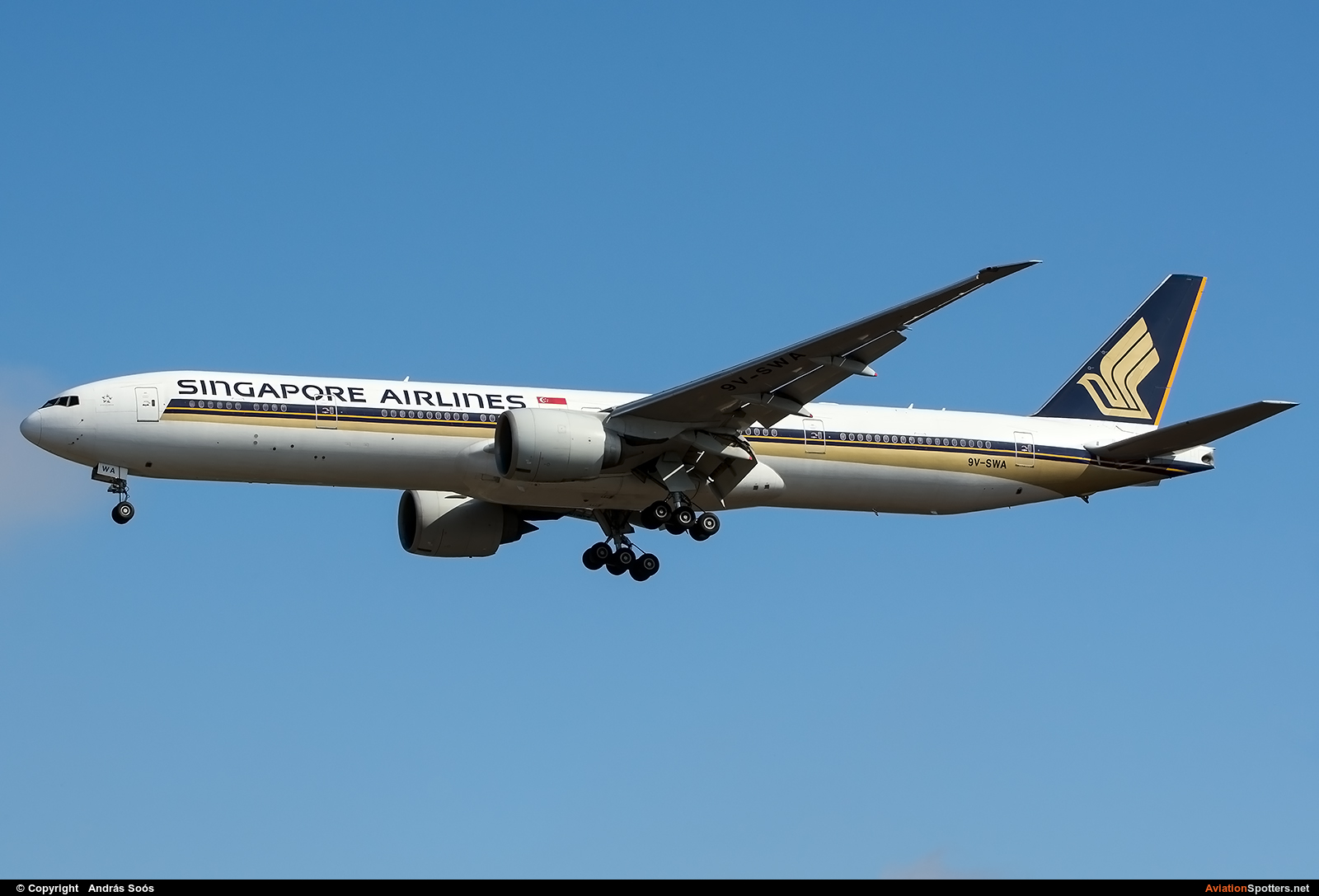 Singapore Airlines  -  777-300ER  (9V-SWA) By András Soós (sas1965)