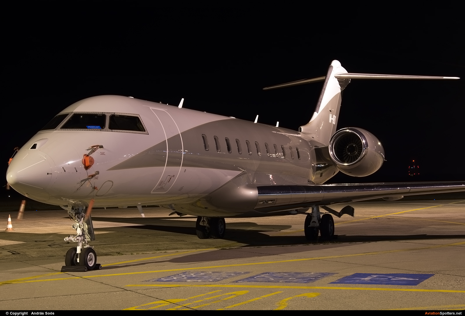 Private  -  BD-700-1A11 Global 6000  (M-IBID) By András Soós (sas1965)