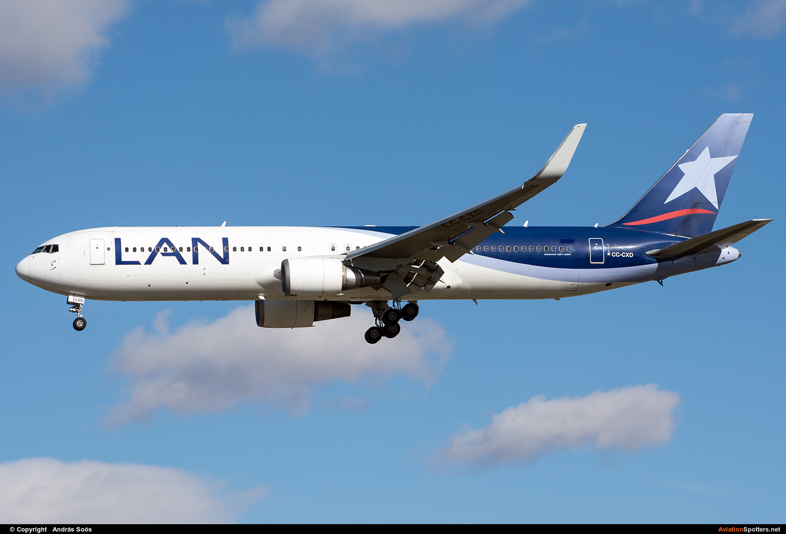 LAN Airlines  -  767-300ER  (CC-CXD) By András Soós (sas1965)