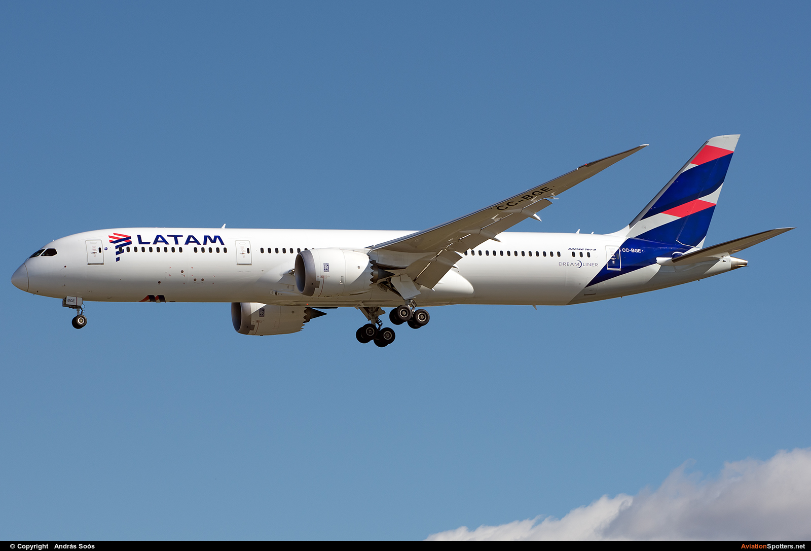 LATAM Airlines Chile  -  787-9 Dreamliner  (CC-BGE) By András Soós (sas1965)