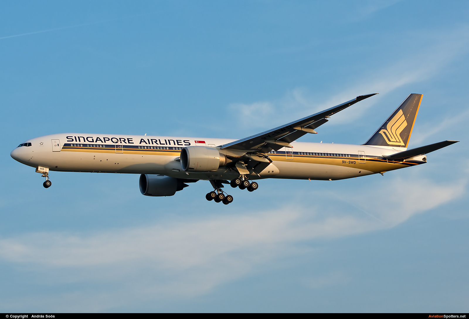 Singapore Airlines  -  777-300ER  (9V-SWD) By András Soós (sas1965)