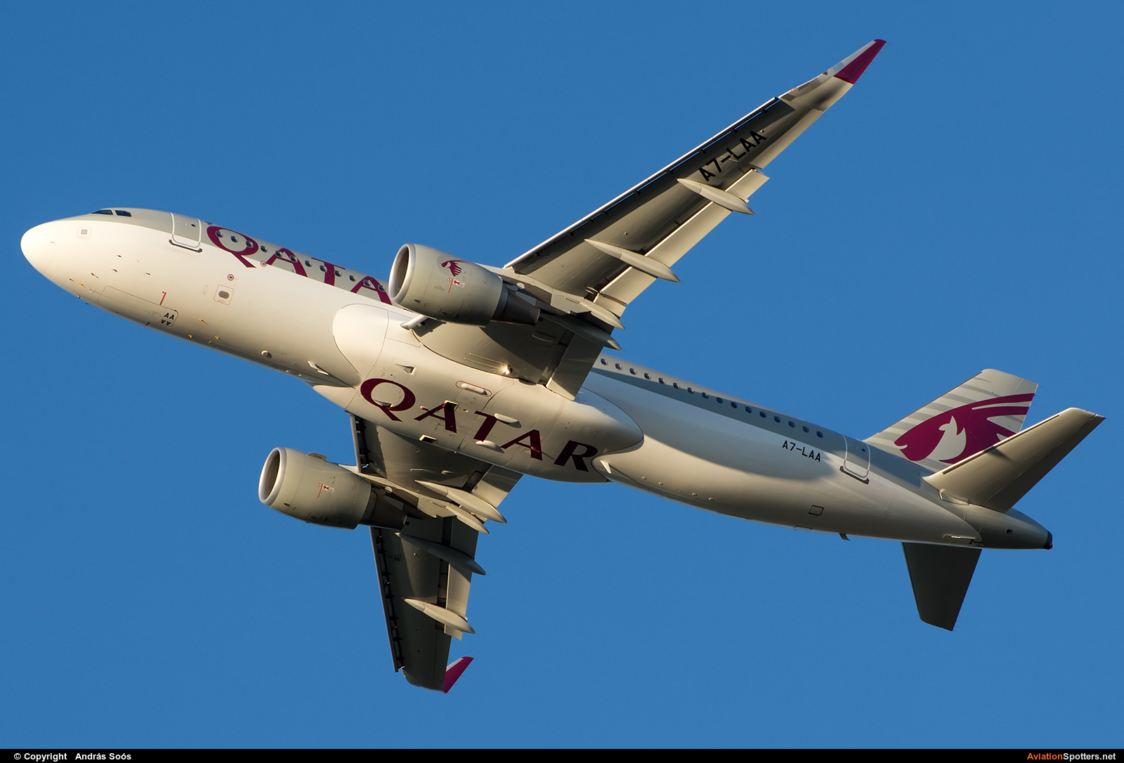 Qatar Airways  -  A320  (A7-LAA) By András Soós (sas1965)