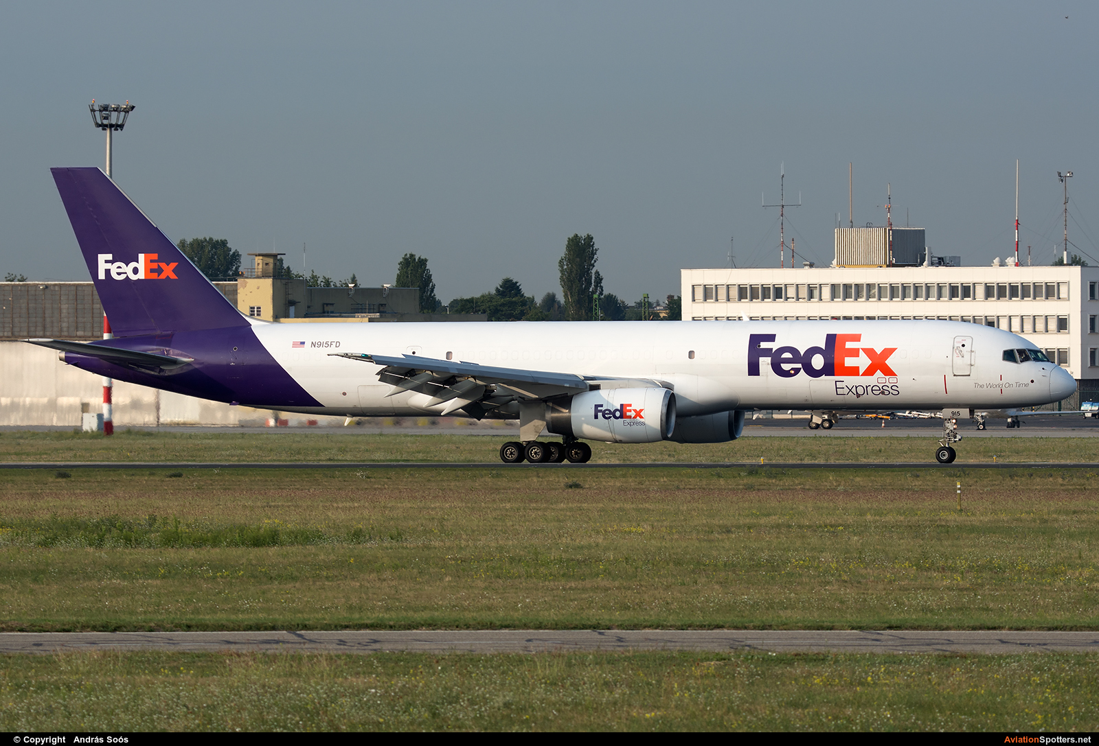 FedEx Federal Express  -  757-200F  (N915FD) By András Soós (sas1965)