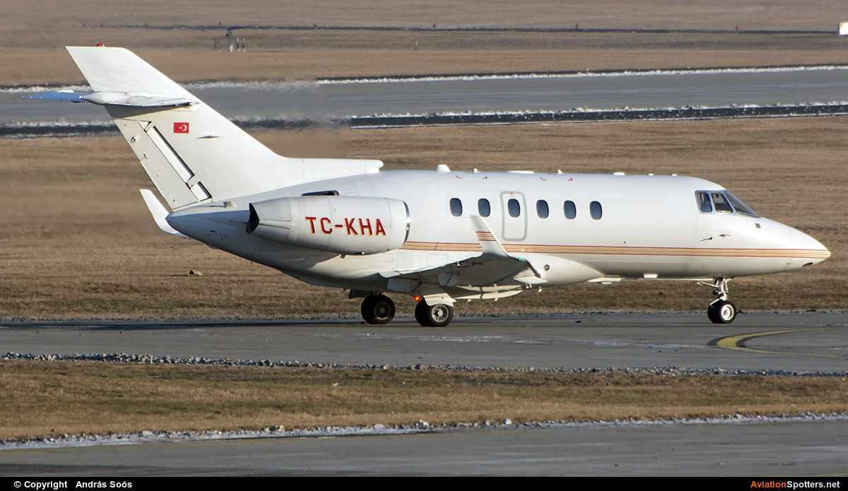 Private  -  Hawker 900XP  (A6-EPP) By András Soós (sas1965)