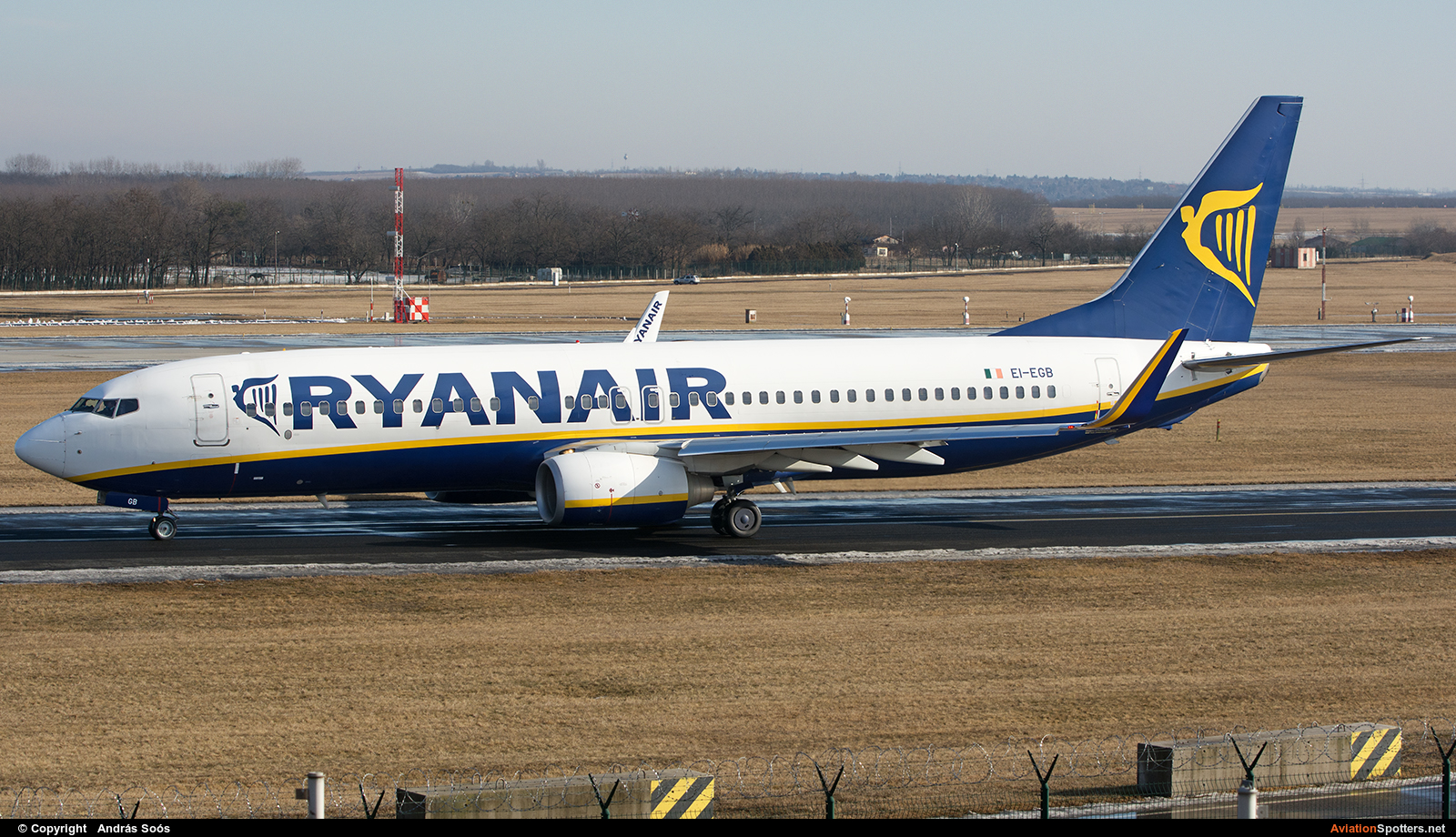 Ryanair  -  737-8AS  (EI-EGB) By András Soós (sas1965)