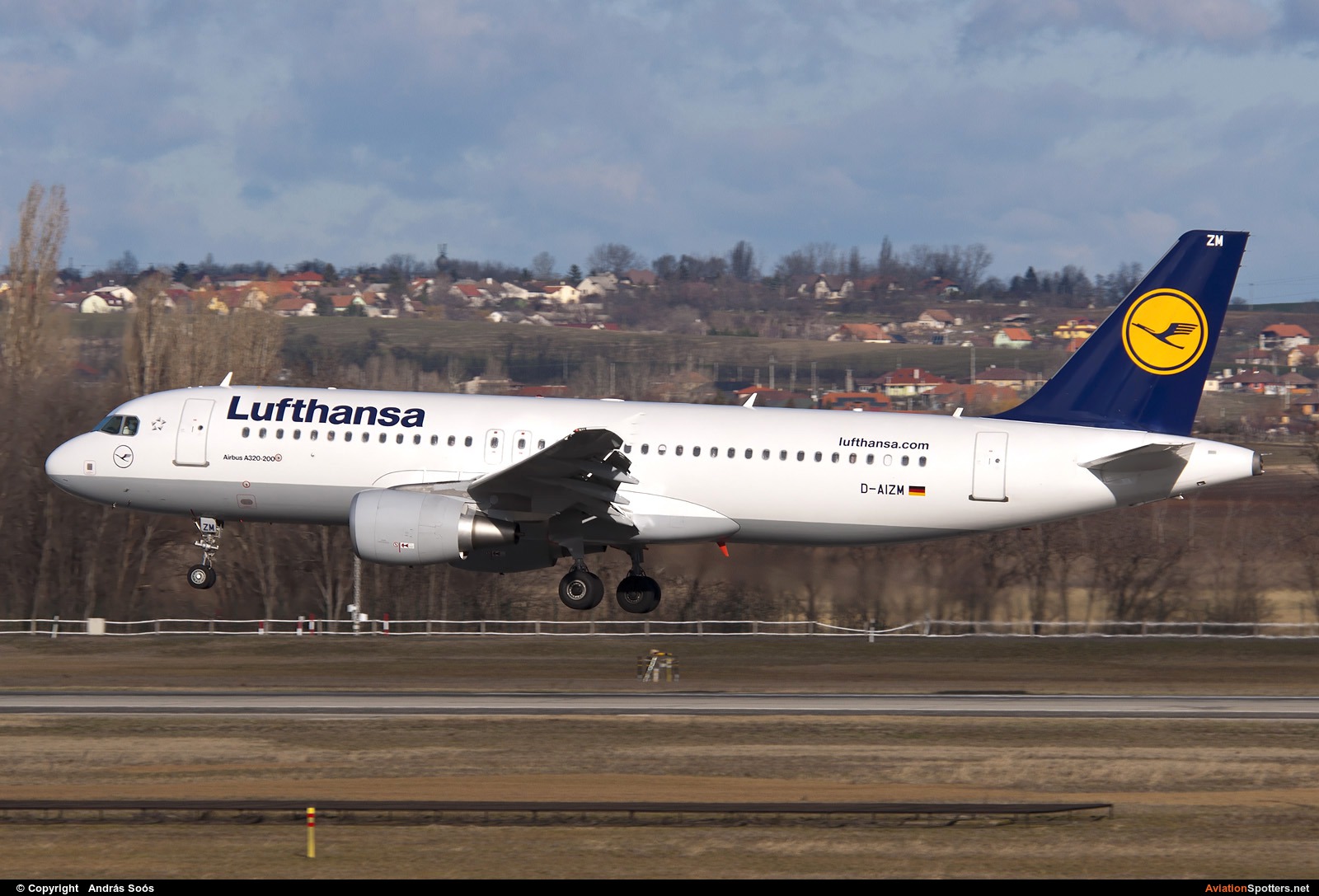 Lufthansa  -  A320  (D-AIZM) By András Soós (sas1965)