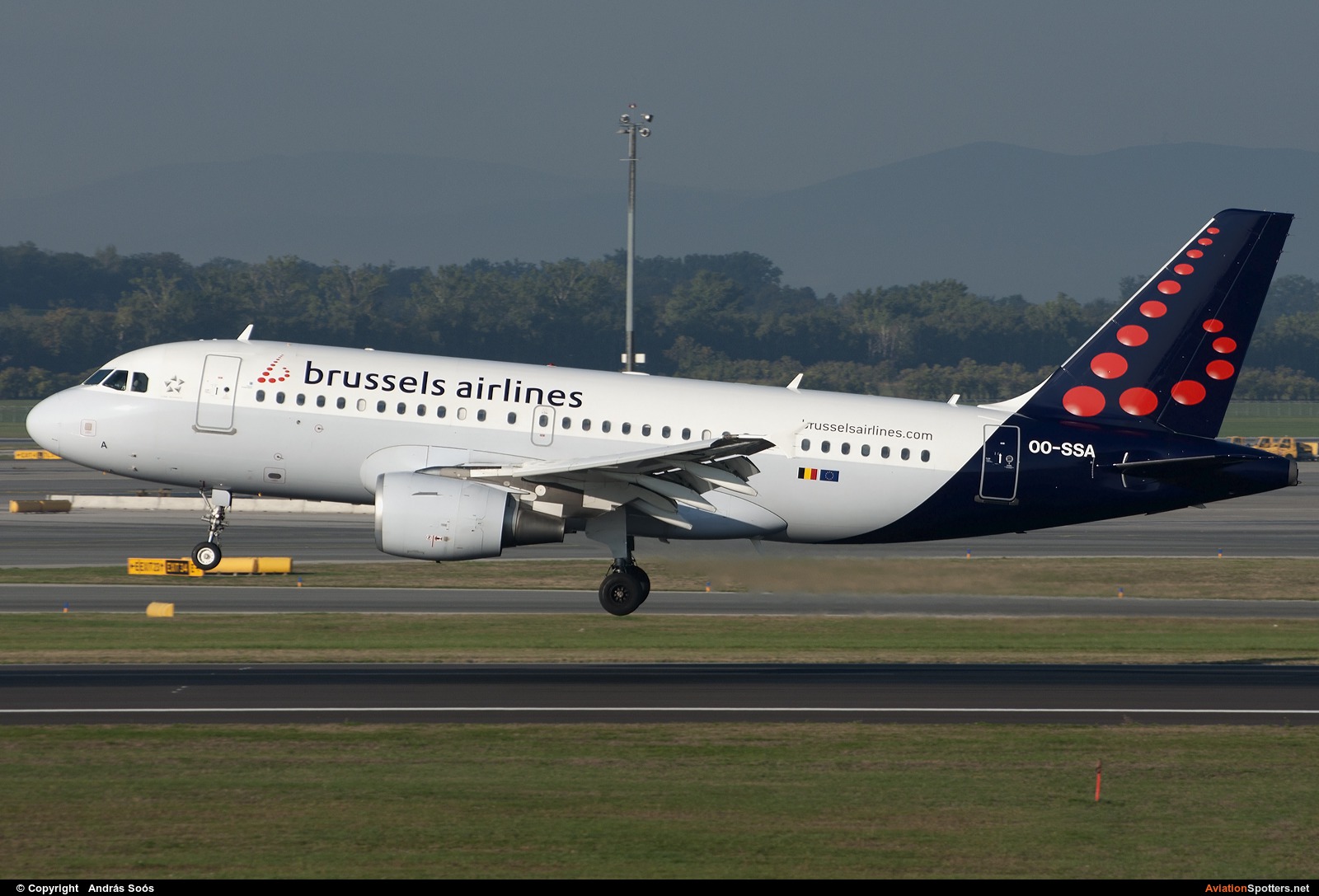 Brussels Airlines  -  A319  (OO-SSA) By András Soós (sas1965)