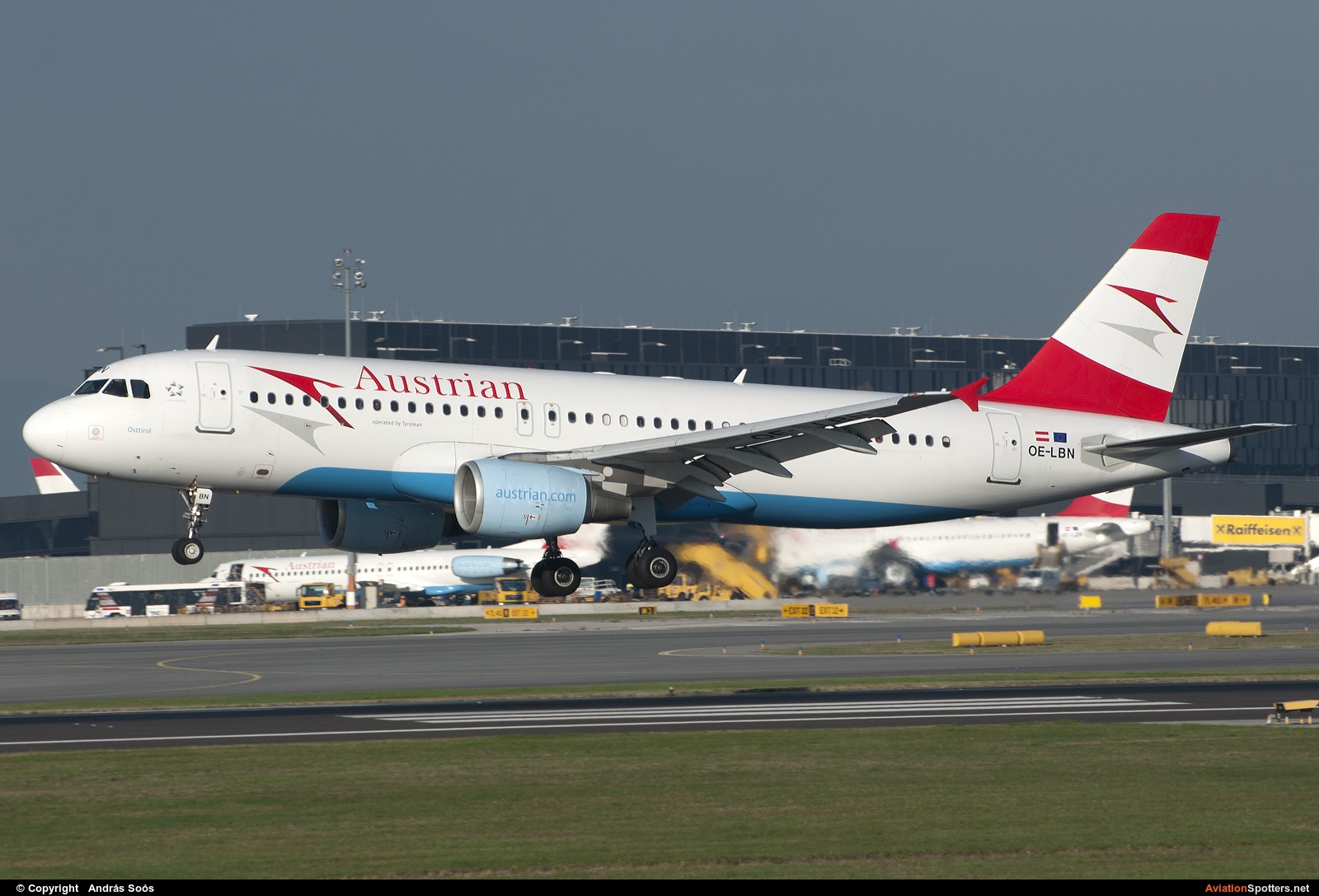 Austrian Airlines  -  A320  (OE-LBN) By András Soós (sas1965)