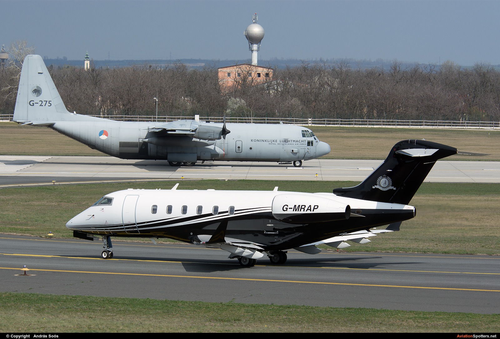 London Executive Aviation  -  BD-100-1A10 Challenger 300  (G-MRAP) By András Soós (sas1965)