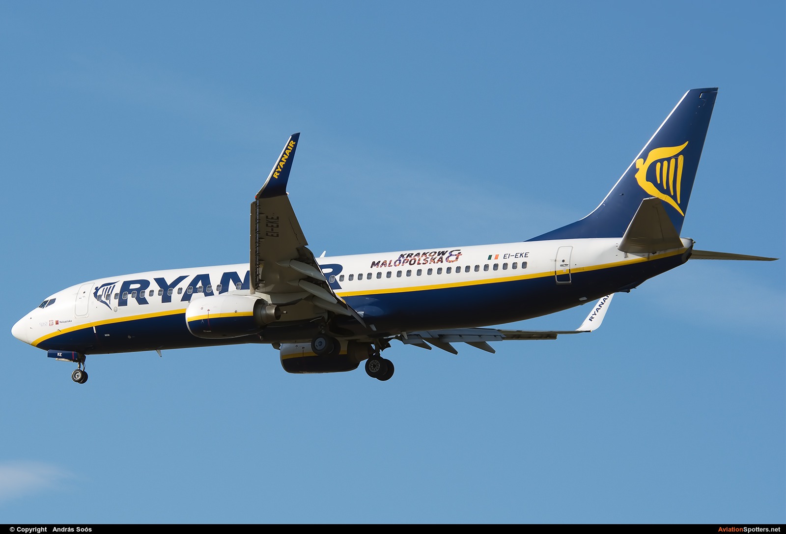 Ryanair  -  737-800  (EI-EKE) By András Soós (sas1965)
