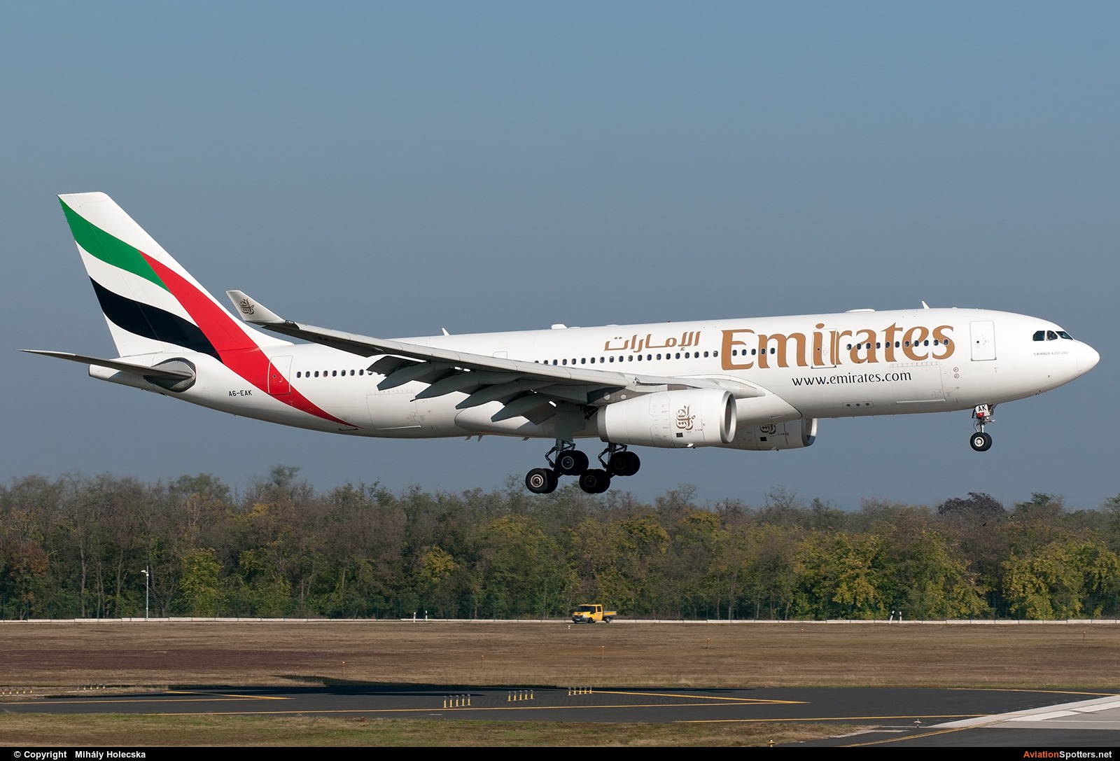 Emirates Airlines  -  A330-200  (A6-EAK) By Mihály Holecska (Misixx)