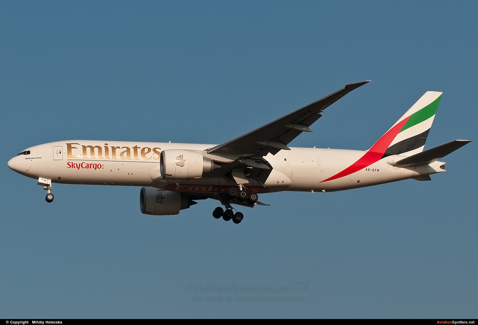 Emirates Sky Cargo  -  777-F1B  (A6-EFM) By Mihály Holecska (Misixx)