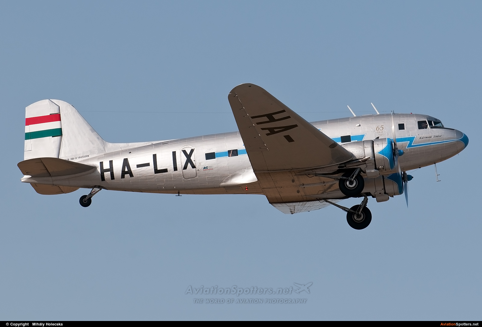 Malev Sunflower Aviation (Gold Timer Foundation)  -  Li-2  (HA-LIX) By Mihály Holecska (Misixx)