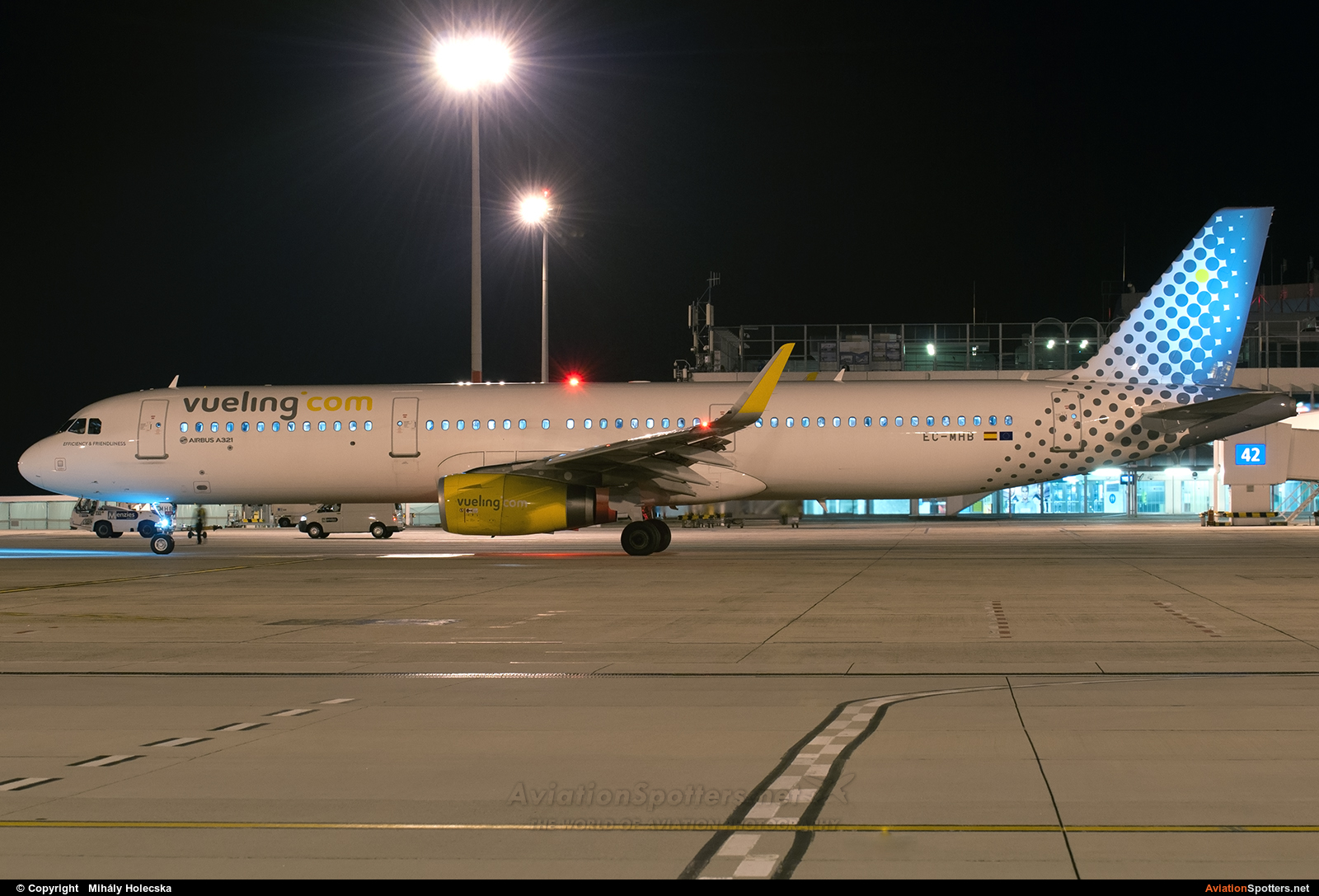 Vueling Airlines  -  A321-231  (EC-MHB) By Mihály Holecska (Misixx)