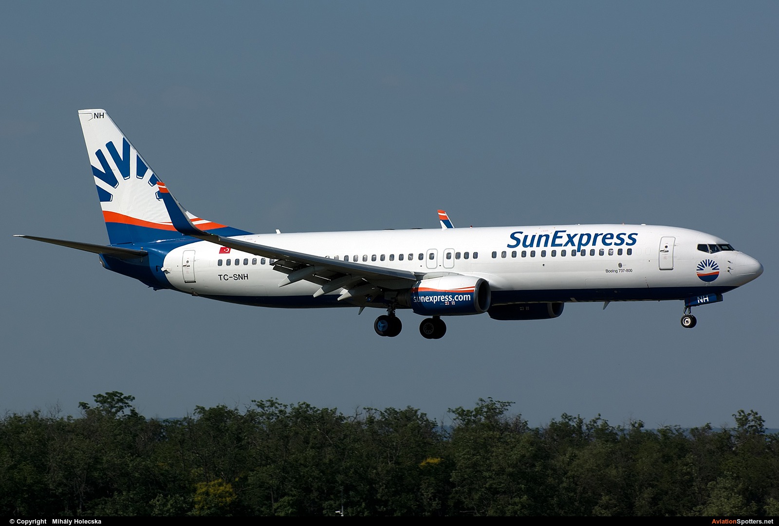 SunExpress  -  737-800  (TC-SNH) By Mihály Holecska (Misixx)