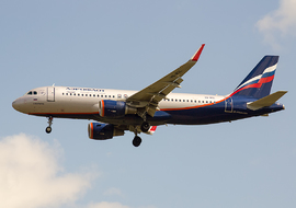 Airbus - A320-214 (VQ-BSL) - Roodkop