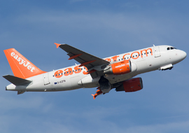 Airbus - A319-111 (G-EZFB) - Roodkop