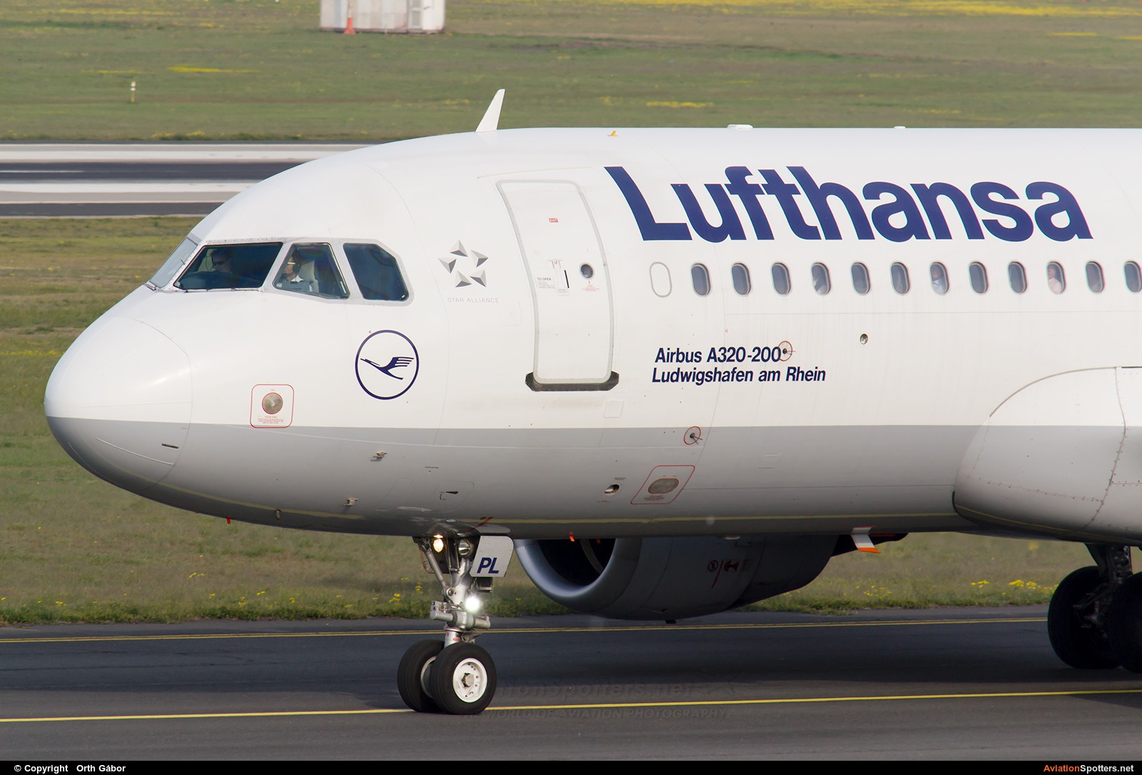 Lufthansa  -  A320  (D-AIPL) By Orth Gábor (Roodkop)