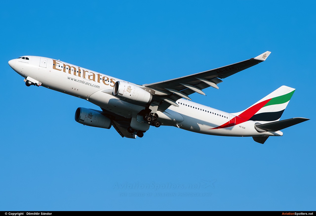 Emirates Airlines  -  A330-200  (A6-EAK) By Dömötör Sándor (mat1899)