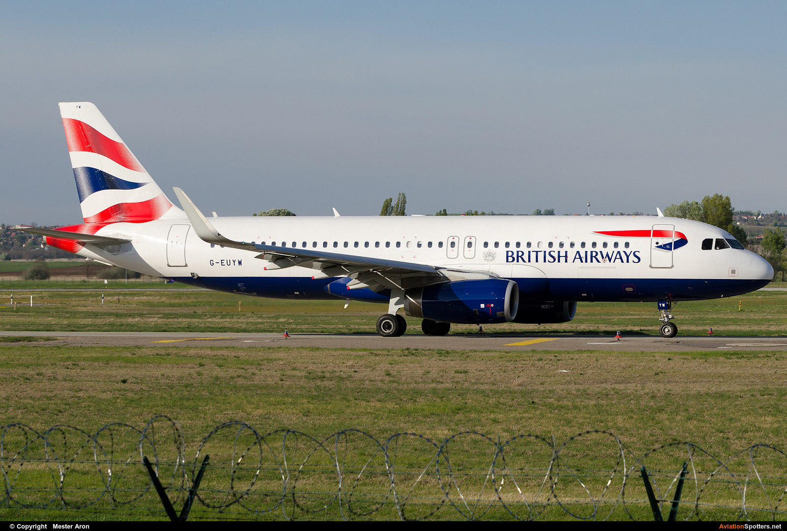 British Airways  -  A320-232  (G-EUYW) By Mester Aron (MesterAron)