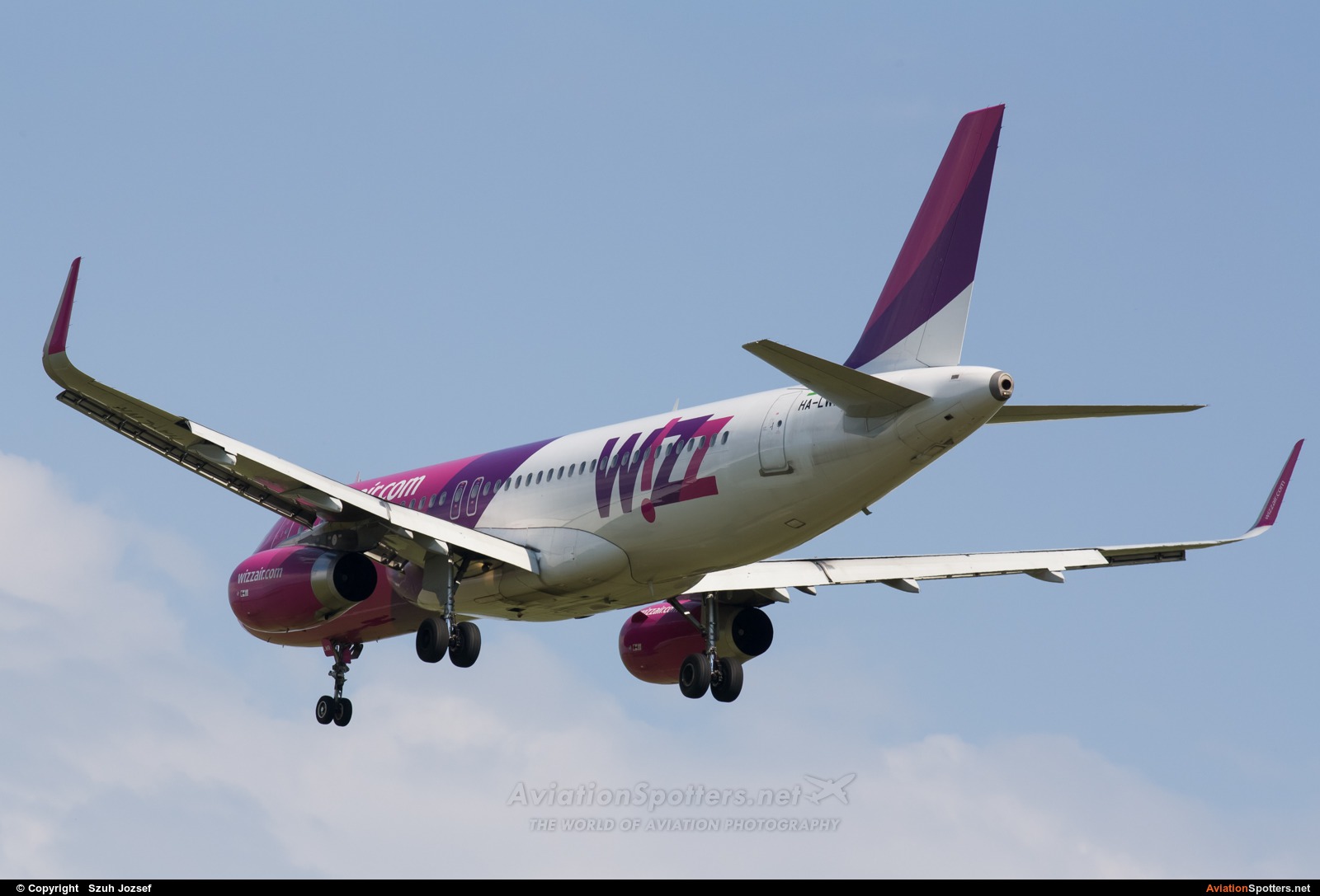 Wizz Air  -  A320-232  (HA-LWR) By Szuh Jozsef (szuh jozsef)