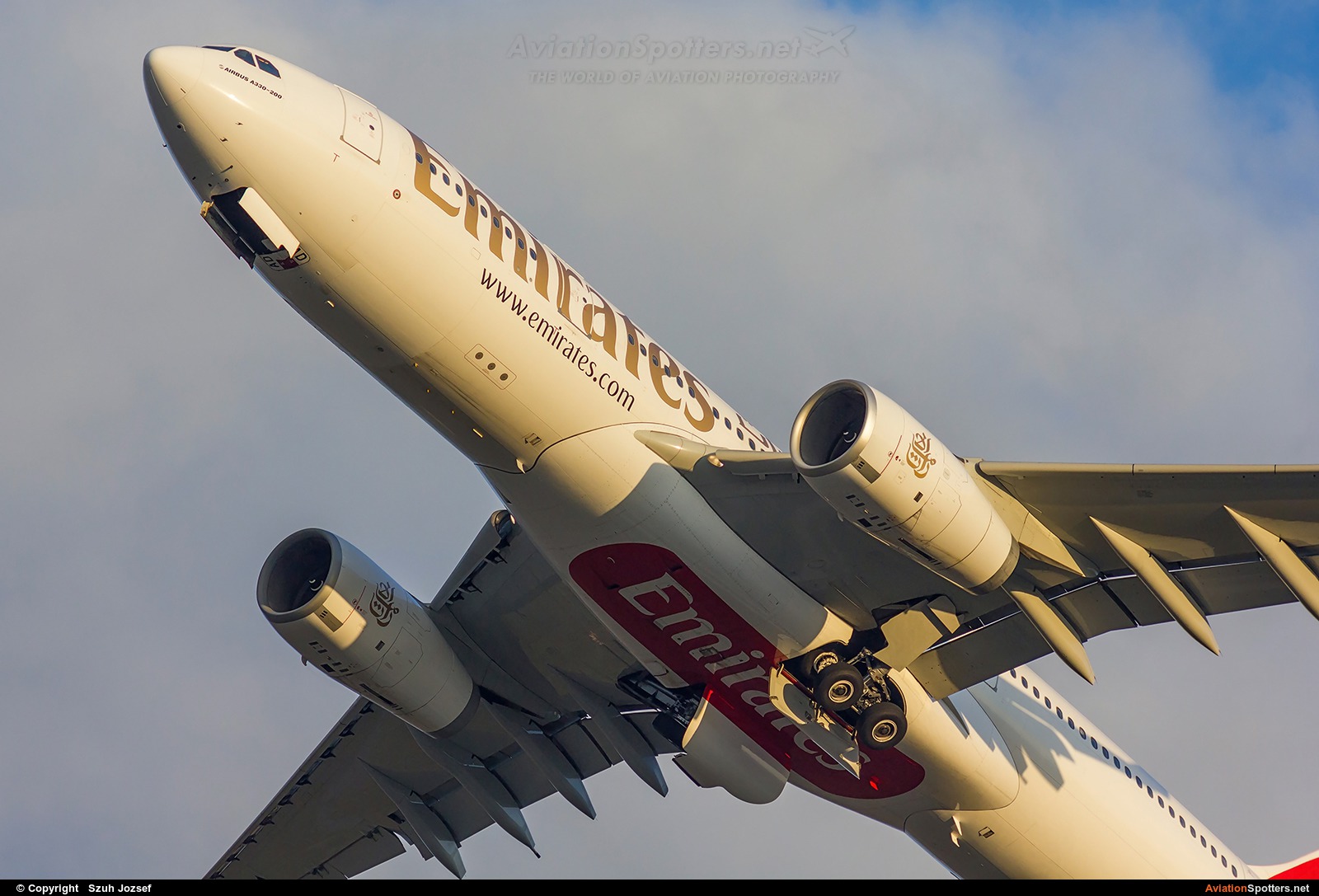 Emirates Airlines  -  A330-200  (A6-EAD) By Szuh Jozsef (szuh jozsef)