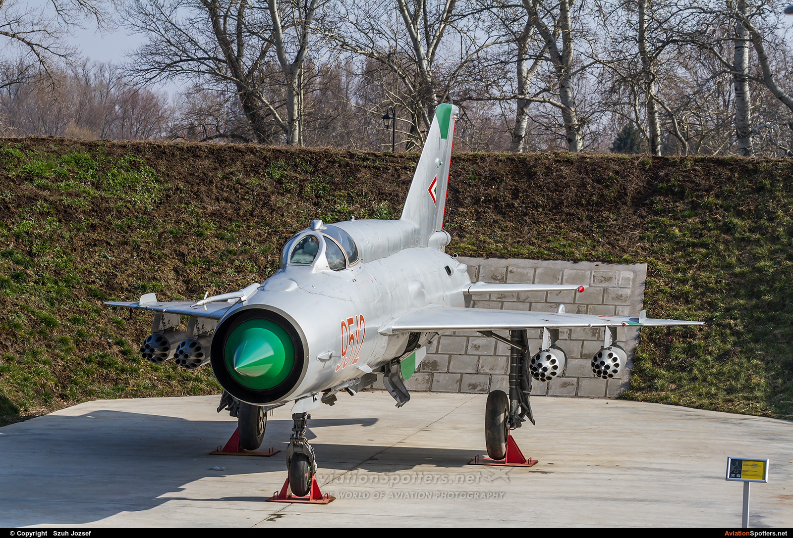 Hungary - Air Force  -  MiG-21MF  (9512) By Szuh Jozsef (szuh jozsef)