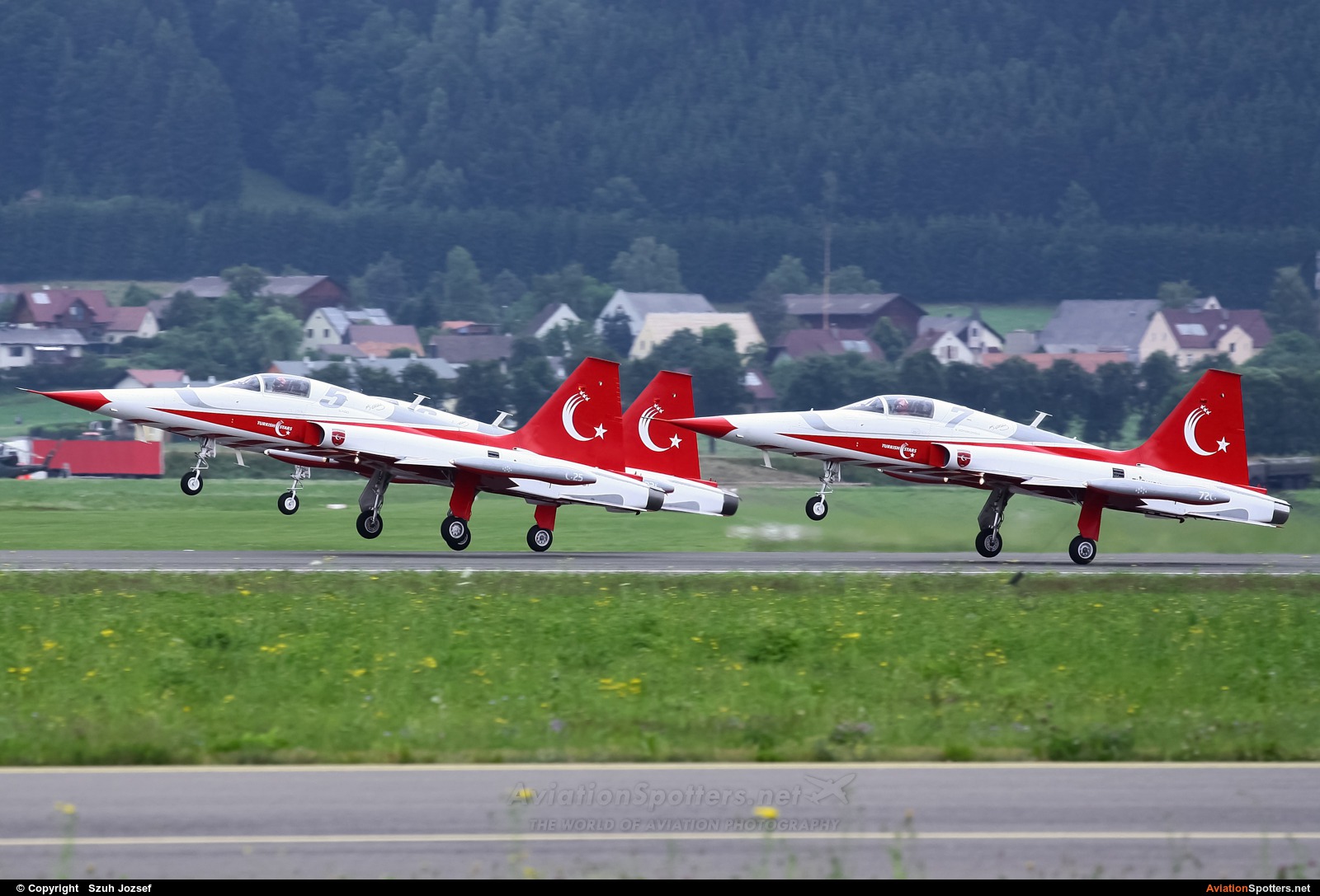 Turkey - Air Force : Turkish Stars  -  NF-5A  (70-3025) By Szuh Jozsef (szuh jozsef)