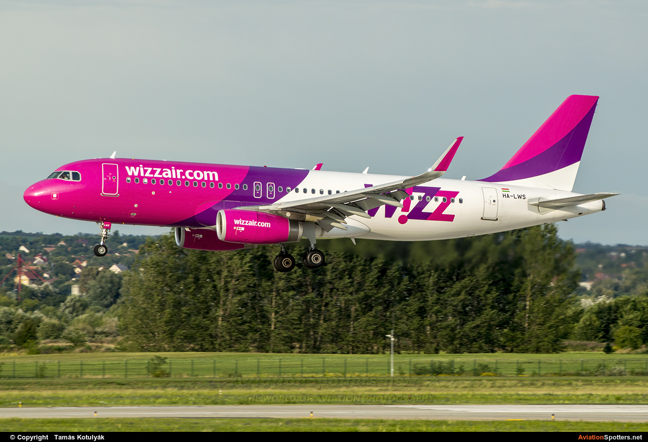 Wizz Air  -  A320  (HA-LWS) By Tamás Kotulyák (TAmas)