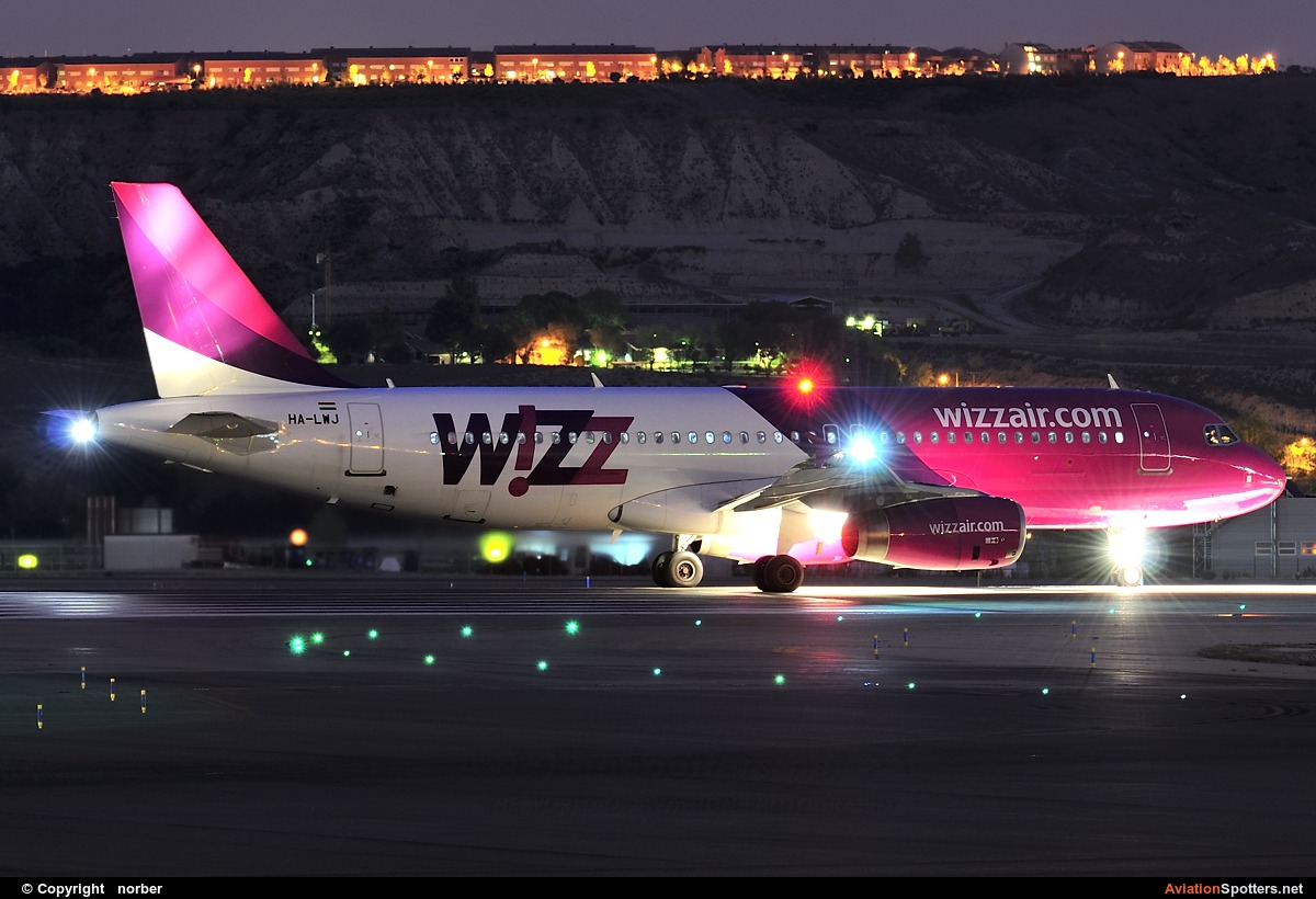 Wizz Air  -  A320-232  (HA-LWJ) By norber (norber)