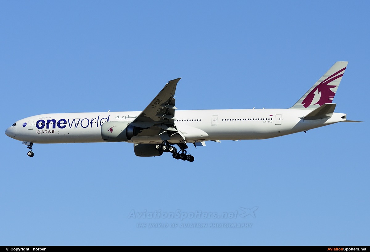 Qatar Airways  -  777-300ER  (A7-BAB) By norber (norber)
